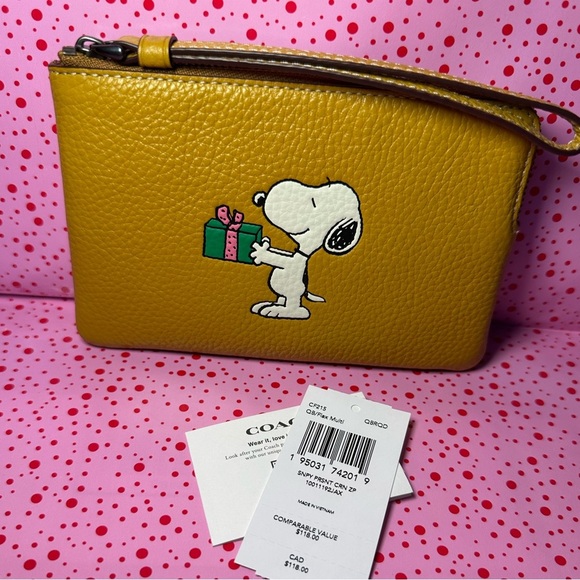 Coach Snoopy Present Leather Corner Zip Wristlet NWT - Picture 9 of 9